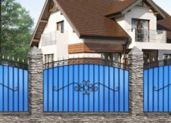 Кованый забор с металлопрофилем МПА Кованый забор с металлопрофилем МПА